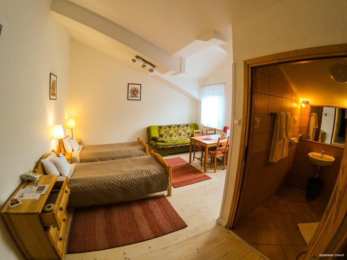 Hotel Krak Myślenice Exteriör bild