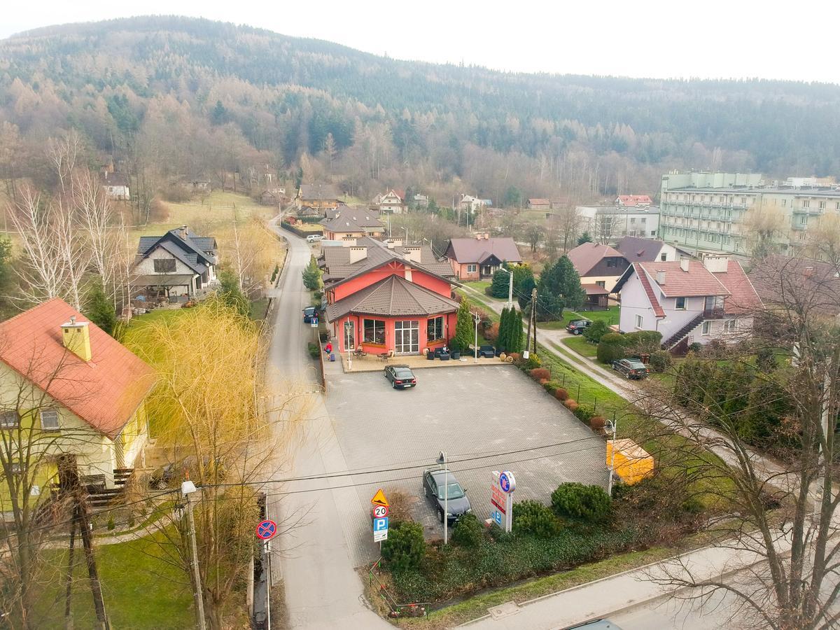 Hotel Krak Myślenice Exteriör bild