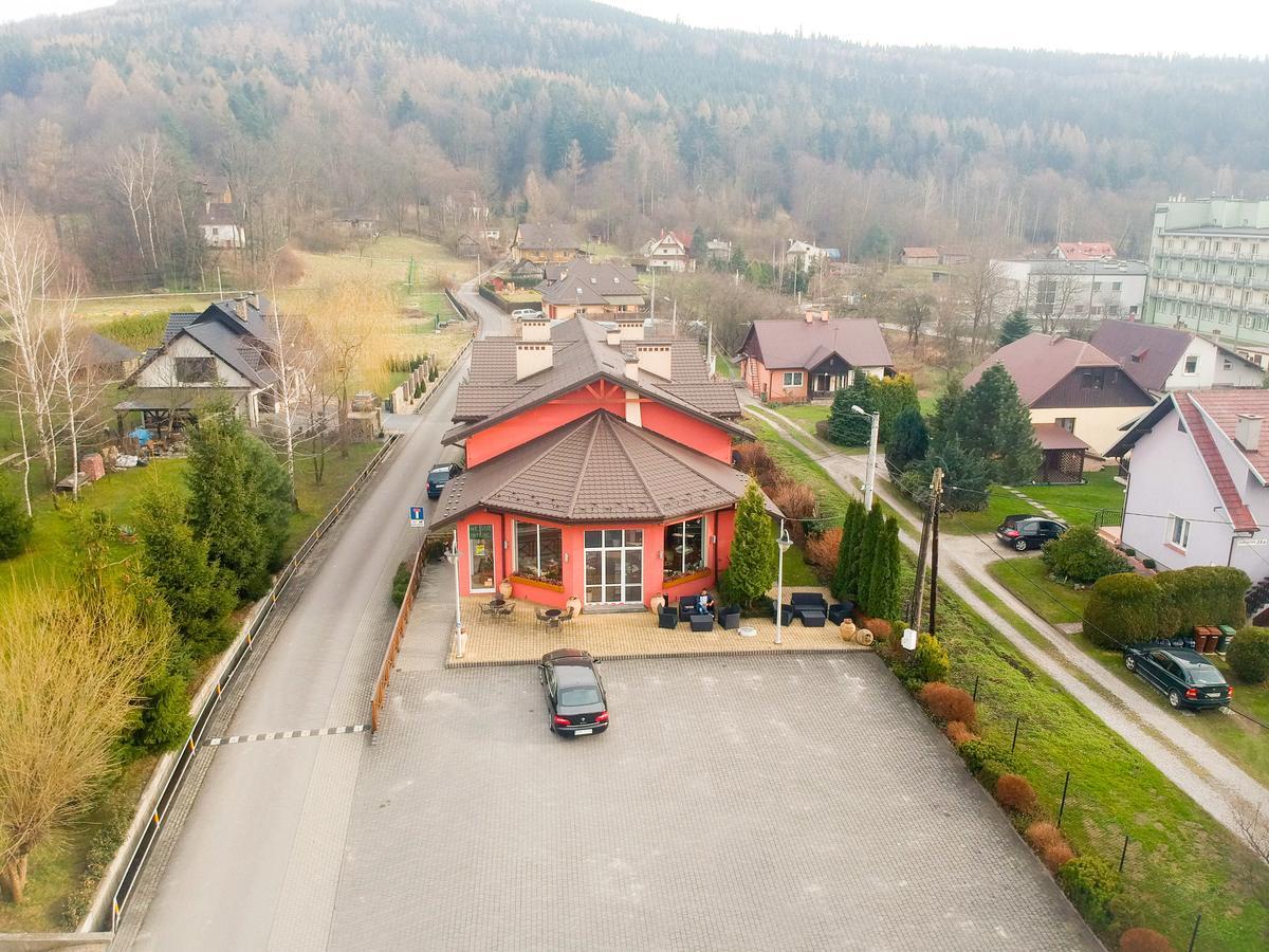 Hotel Krak Myślenice Exteriör bild