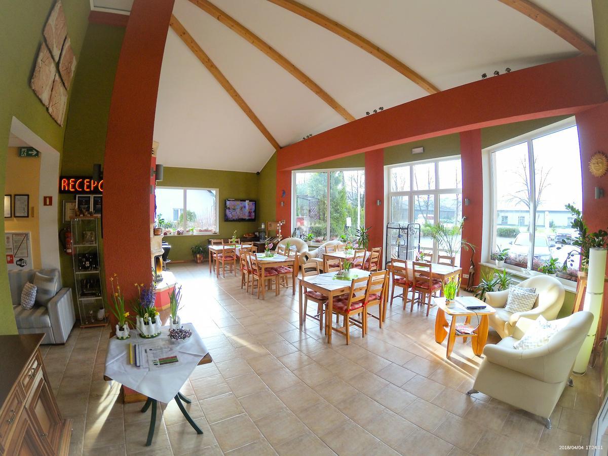 Hotel Krak Myślenice Exteriör bild